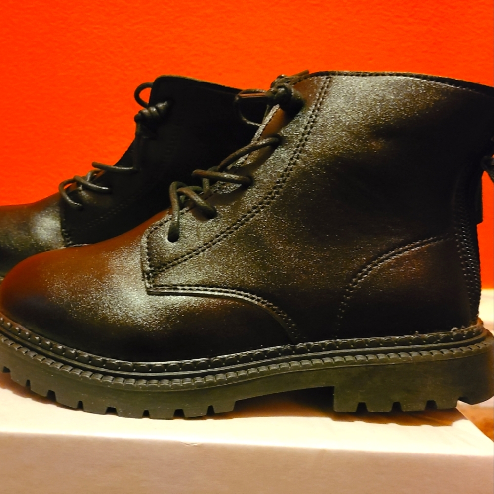 BOOTS